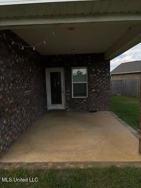 Exterior - 15610 Ridge Ct, Biloxi, MS 39532 photo 3 of 4