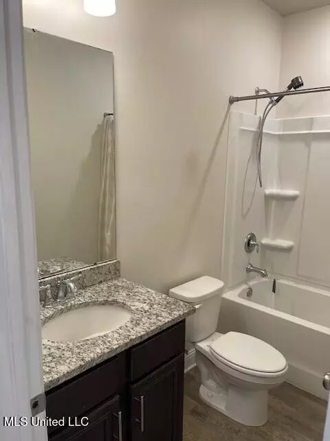 Bath - 15610 Ridge Ct, Biloxi, MS 39532 photo 1 of 5