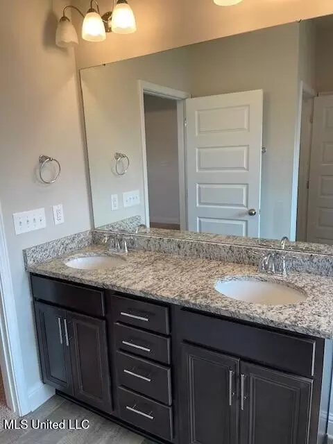 Bath - 15610 Ridge Ct, Biloxi, MS 39532 photo 2 of 5