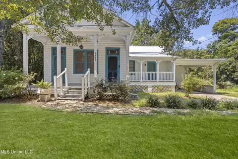1325 Harrison Rd, Gulfport, MS 39507