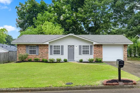 2212 Holbrook Cv, Southaven, MS 38671