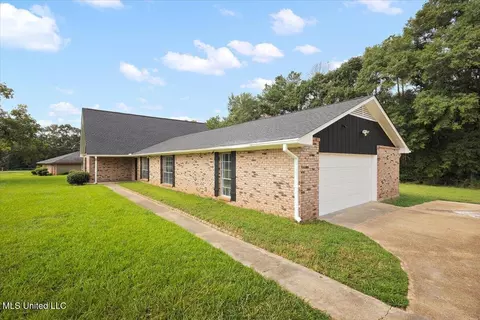 211 Western Hills Dr, Jackson, MS 39212 photo 3
