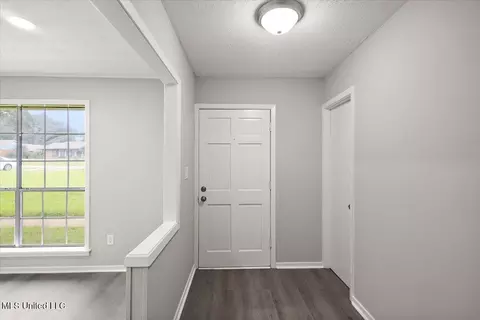 211 Western Hills Dr, Jackson, MS 39212 photo 5