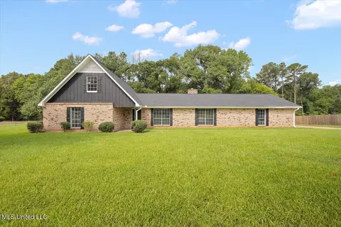 211 Western Hills Dr, Jackson, MS 39212