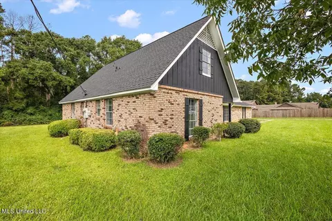 211 Western Hills Dr, Jackson, MS 39212 photo 2