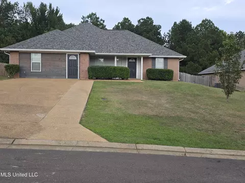 Exterior - 563 Eaglewood Dr, Florence, MS 39073 photo 2 of 6