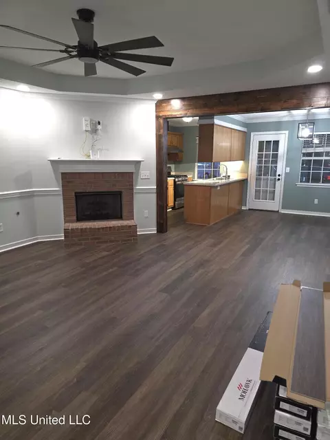 Living - 563 Eaglewood Dr, Florence, MS 39073 photo 1 of 2