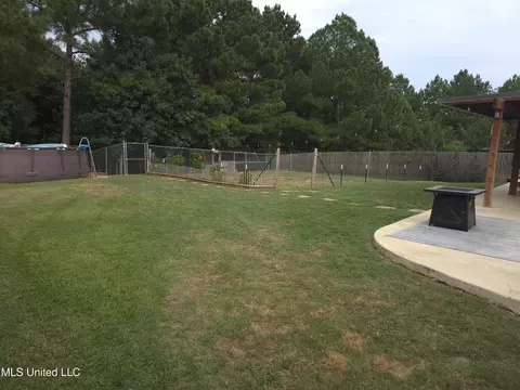 Exterior - 563 Eaglewood Dr, Florence, MS 39073 photo 5 of 6