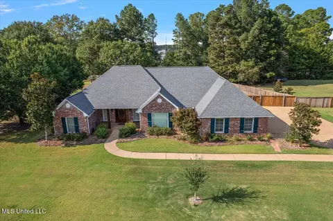 100 Waterford Ln, Madison, MS 39110