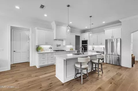 Kitchen - 144 Herons Bay Cir, Madison, MS 39110 photo 4 of 5