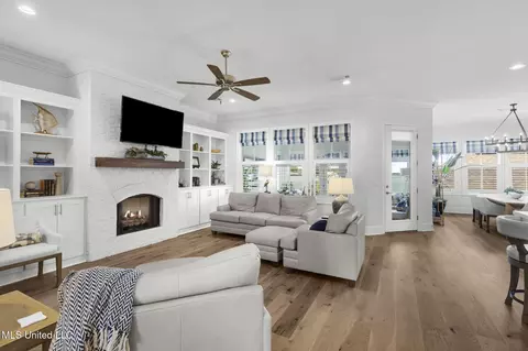 Living - 144 Herons Bay Cir, Madison, MS 39110 photo 1 of 2