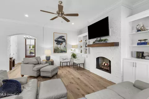 Living - 144 Herons Bay Cir, Madison, MS 39110 photo 2 of 2