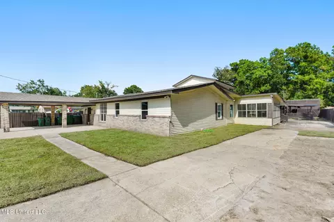 3600 Mosby St, Moss Point, MS 39563