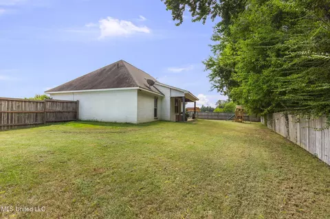 Exterior - 251 Tucker Dr, Brandon, MS 39042 photo 5 of 9