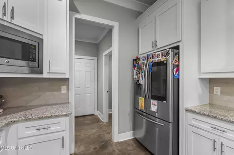 Entry Way - 251 Tucker Dr, Brandon, MS 39042 photo 7 of 8