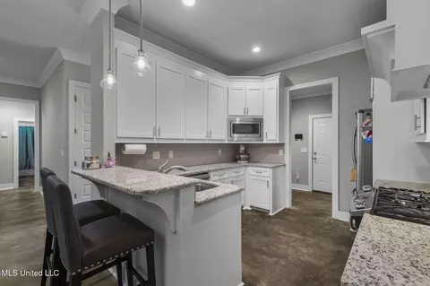 Entry Way - 251 Tucker Dr, Brandon, MS 39042 photo 5 of 8