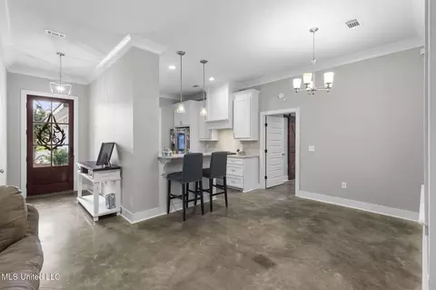 Entry Way - 251 Tucker Dr, Brandon, MS 39042 photo 3 of 8