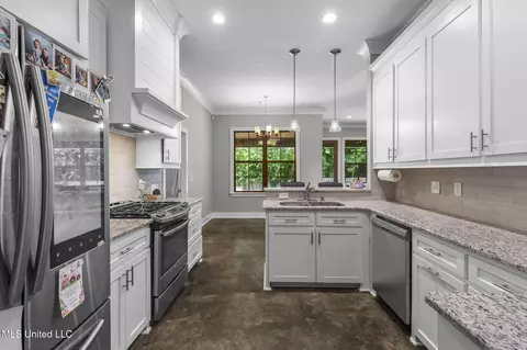 Kitchen - 251 Tucker Dr, Brandon, MS 39042 photo 1 of 1