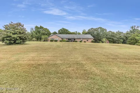70 Harris Chapel St, Holly Springs, MS 38635