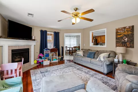 Living - 1788 N Timber Way, Hernando, MS 38632 photo 1 of 2