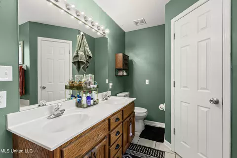 Bath - 1788 N Timber Way, Hernando, MS 38632 photo 2 of 4