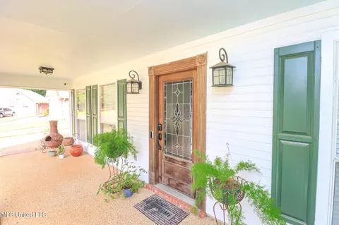 Exterior - 1128 Ellington Ct, Brandon, MS 39042 photo 3 of 5
