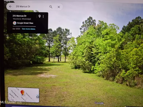 215 Marcus Dr, Waveland, MS 39576