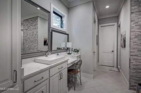 Bath - 175 Harbor View Dr, Madison, MS 39110 photo 2 of 11