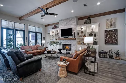 Living - 175 Harbor View Dr, Madison, MS 39110 photo 4 of 4