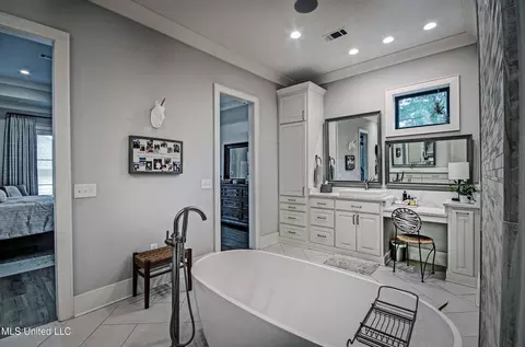 Bath - 175 Harbor View Dr, Madison, MS 39110 photo 5 of 11