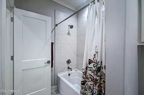 Bath - 175 Harbor View Dr, Madison, MS 39110 photo 10 of 11