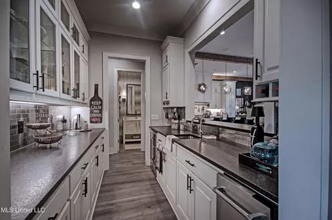 Kitchen - 175 Harbor View Dr, Madison, MS 39110 photo 4 of 13