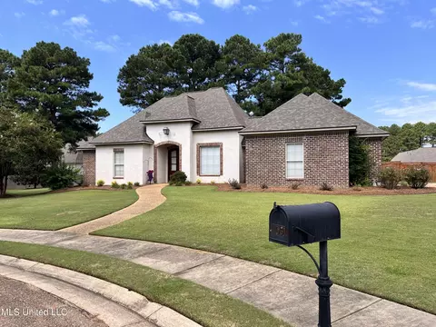 105 Crabapple Grv, Madison, MS 39110