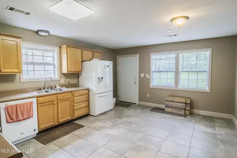 Kitchen - 1441 Central St, Jackson, MS 39203 photo 2 of 2