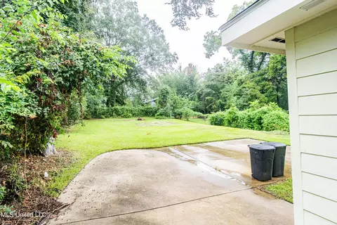 Exterior - 1441 Central St, Jackson, MS 39203 photo 3 of 4