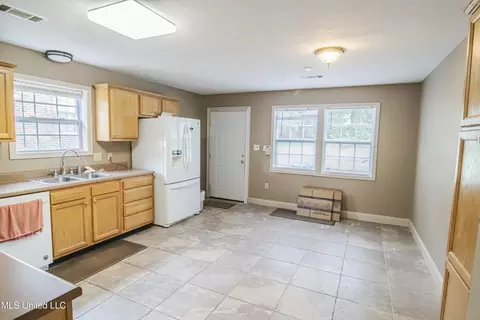 Kitchen - 1441 Central St, Jackson, MS 39203 photo 1 of 2