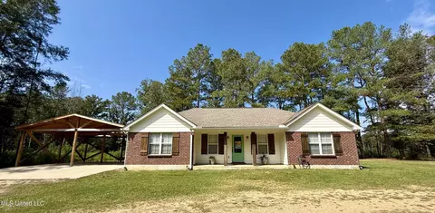 28 Hollow Ln, Kokomo, MS 39643