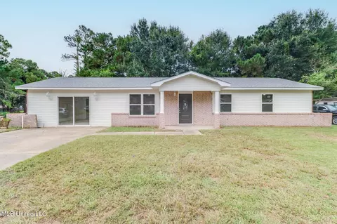 2742 Camino Grande St, Gautier, MS 39553