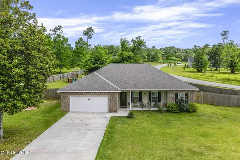 8 Pacific Ct, Carriere, MS 39426