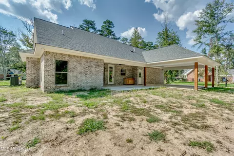 Exterior - 104 Shady Oaks Ln, Forest, MS 39074 photo 10 of 13