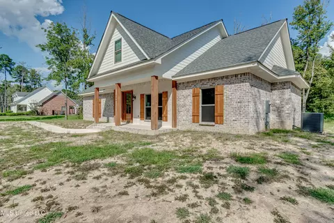 Exterior - 104 Shady Oaks Ln, Forest, MS 39074 photo 2 of 13
