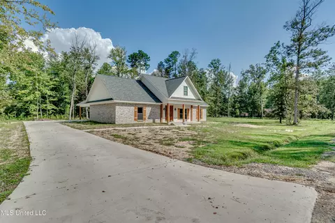 Exterior - 104 Shady Oaks Ln, Forest, MS 39074 photo 6 of 13