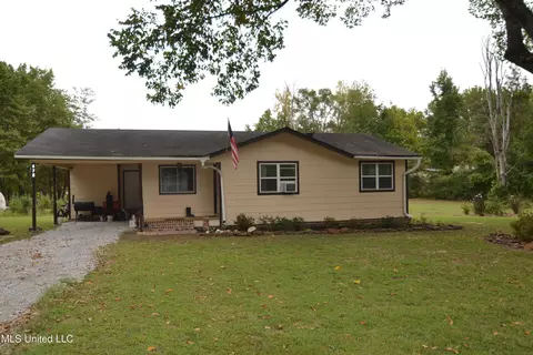 678 Rebecca Dr, Byhalia, MS 38611