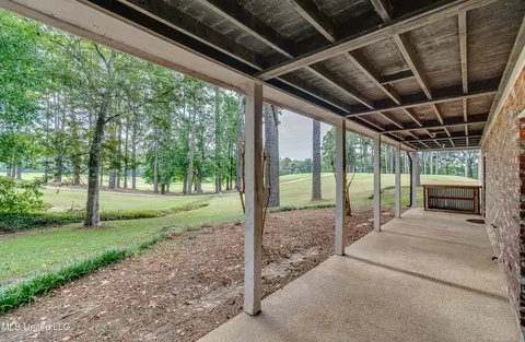 Exterior - 1013 Fairway Cv, Brandon, MS 39047 photo 13 of 17