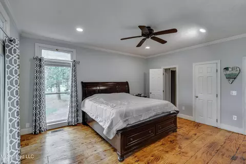 Bedroom - 1013 Fairway Cv, Brandon, MS 39047 photo 2 of 13