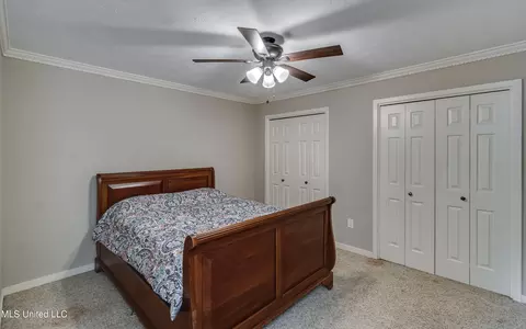 Bedroom - 1013 Fairway Cv, Brandon, MS 39047 photo 9 of 13