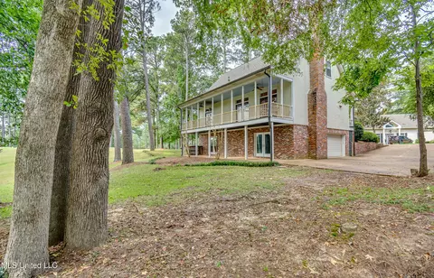 Exterior - 1013 Fairway Cv, Brandon, MS 39047 photo 11 of 17