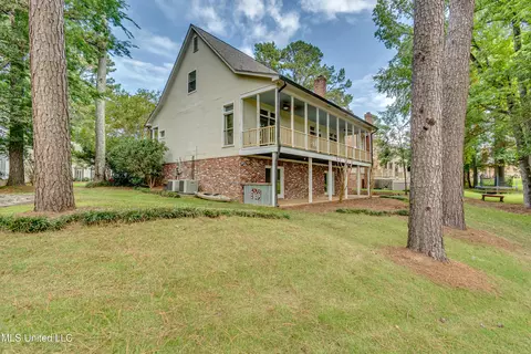 Exterior - 1013 Fairway Cv, Brandon, MS 39047 photo 15 of 17
