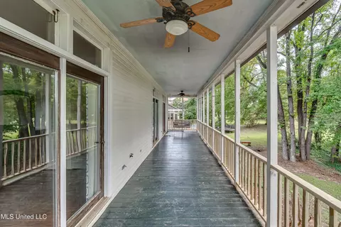 Exterior - 1013 Fairway Cv, Brandon, MS 39047 photo 6 of 17