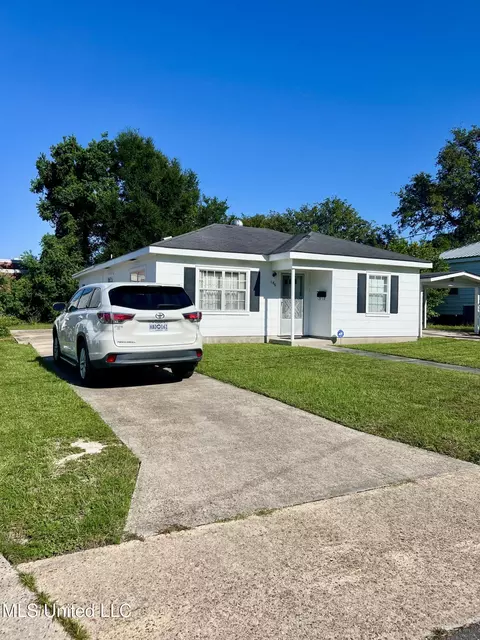 186 Summer Pl, Biloxi, MS 39530